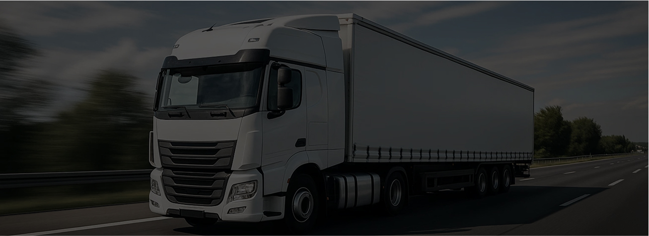 Europäische Autobahn mit LKW